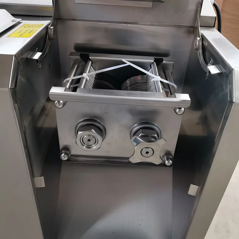 Máquina cortadora automática de cubos de pato y pescado, escamas de bloques de carne congelada de acero inoxidable