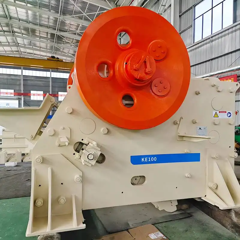 

Портативная щековая дробилка C100 для камня, железной руды и горных пород, производительность 150-545 тон/час, цена от производителя, распродажа с завода