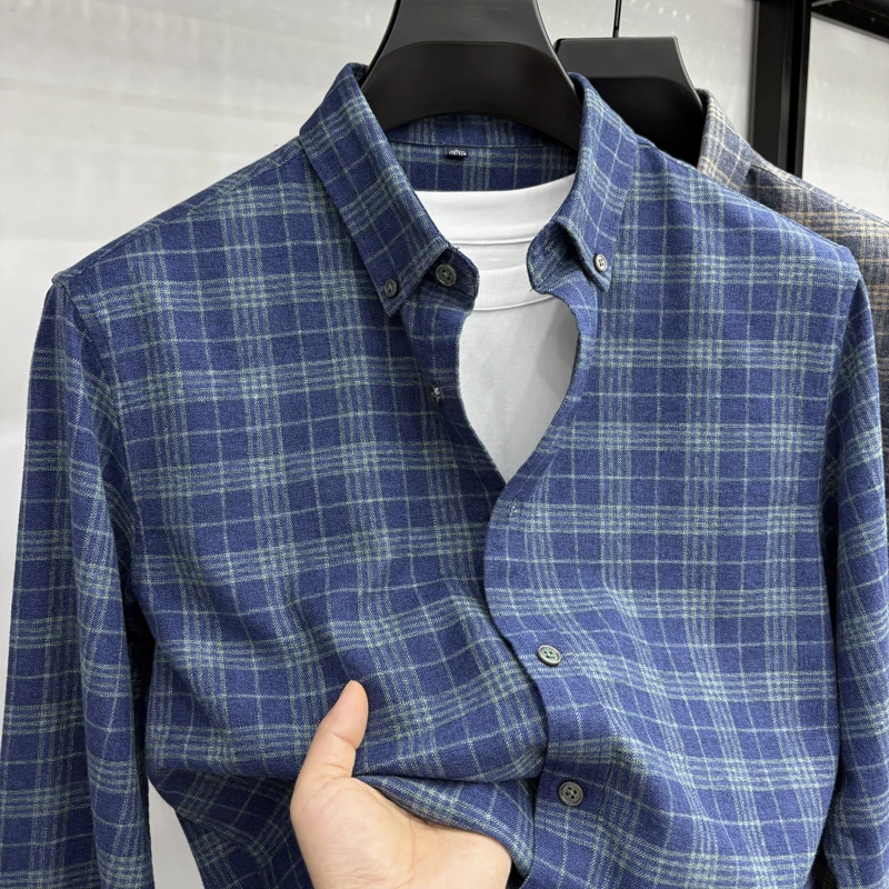 เสื้อเชิ้ตแขนยาวผู้ชาย ผ้าฝ้ายแท้ 100% หนานุ่ม ไม่ต้องรีด ลายสก็อตแบบคลาสสิก รุ่นใหม่ ปี 2025 สำหรับฤดูใบไม้ร่วงและฤดูหนาว