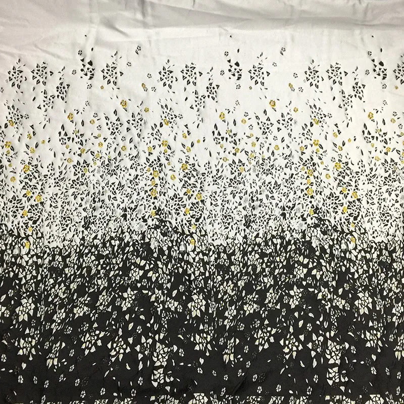 Yarn-dyed gold and silver thread positioning jacquard dress fabric for clothing