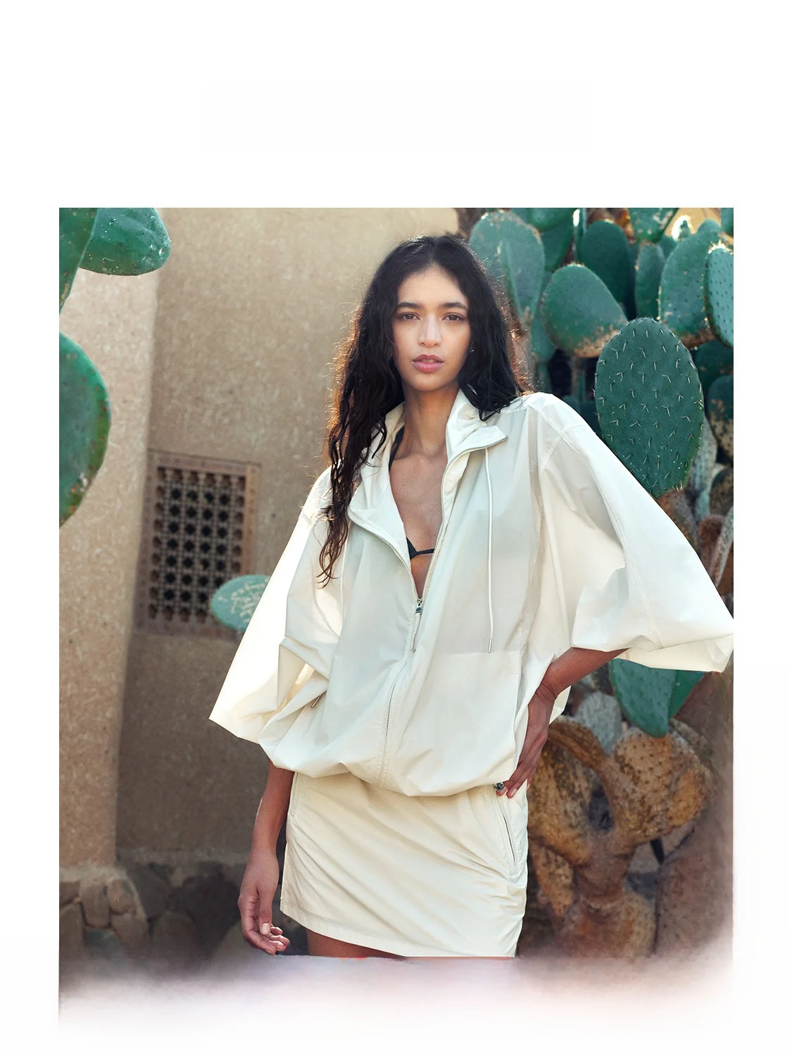 

Spring Sport Style Short Jacket White Casual Outerwear Three-acetate Fabric Ladies Fashion Outer Layer Zipper Closure No Cap