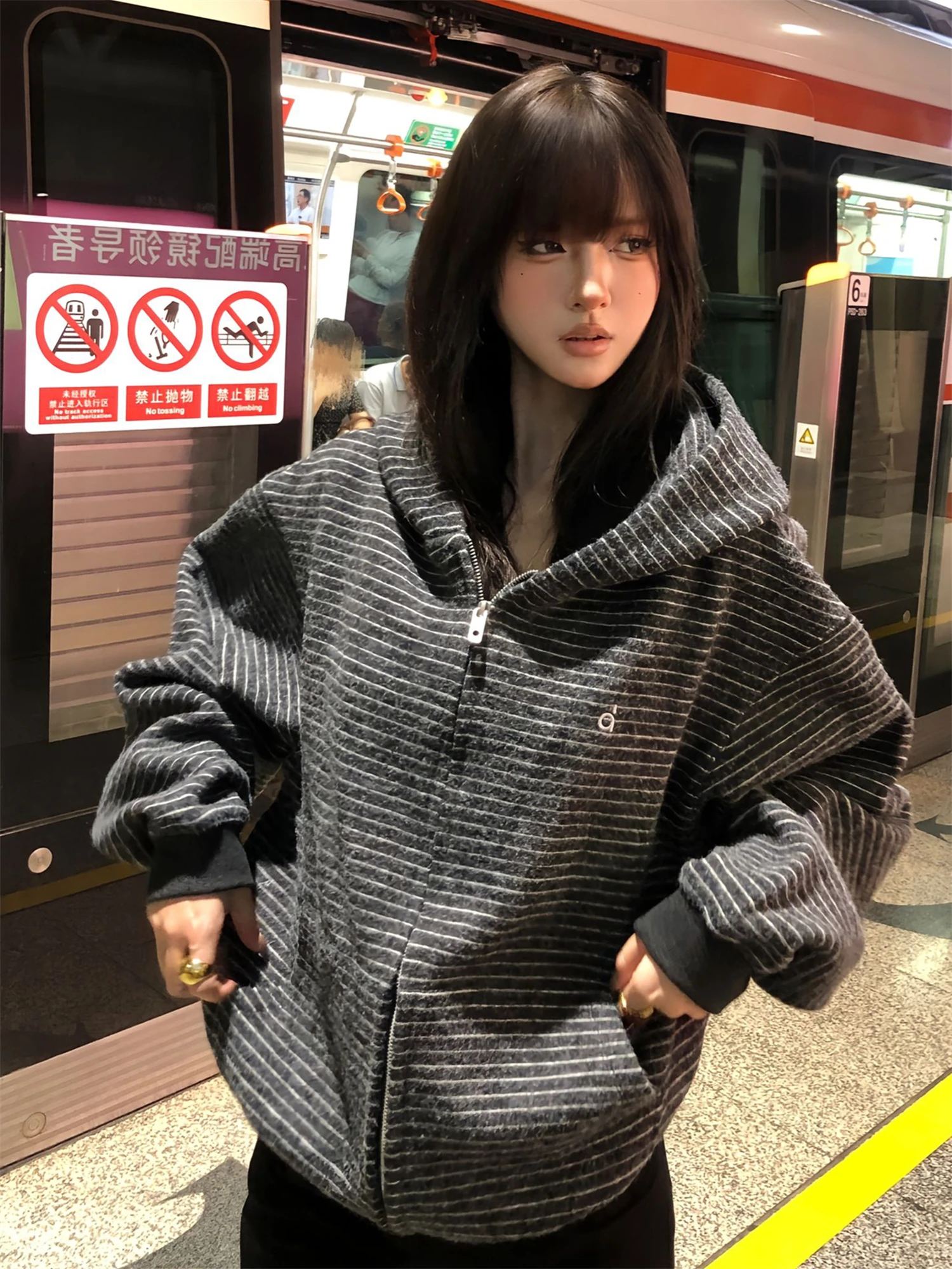 

Y2K полосатая толстовка большого размера, женская уличная одежда в стиле ретро, свободная толстовка на молнии, винтажный топ с капюшоном и длинными рукавами в стиле гранж, модный 2025 г.