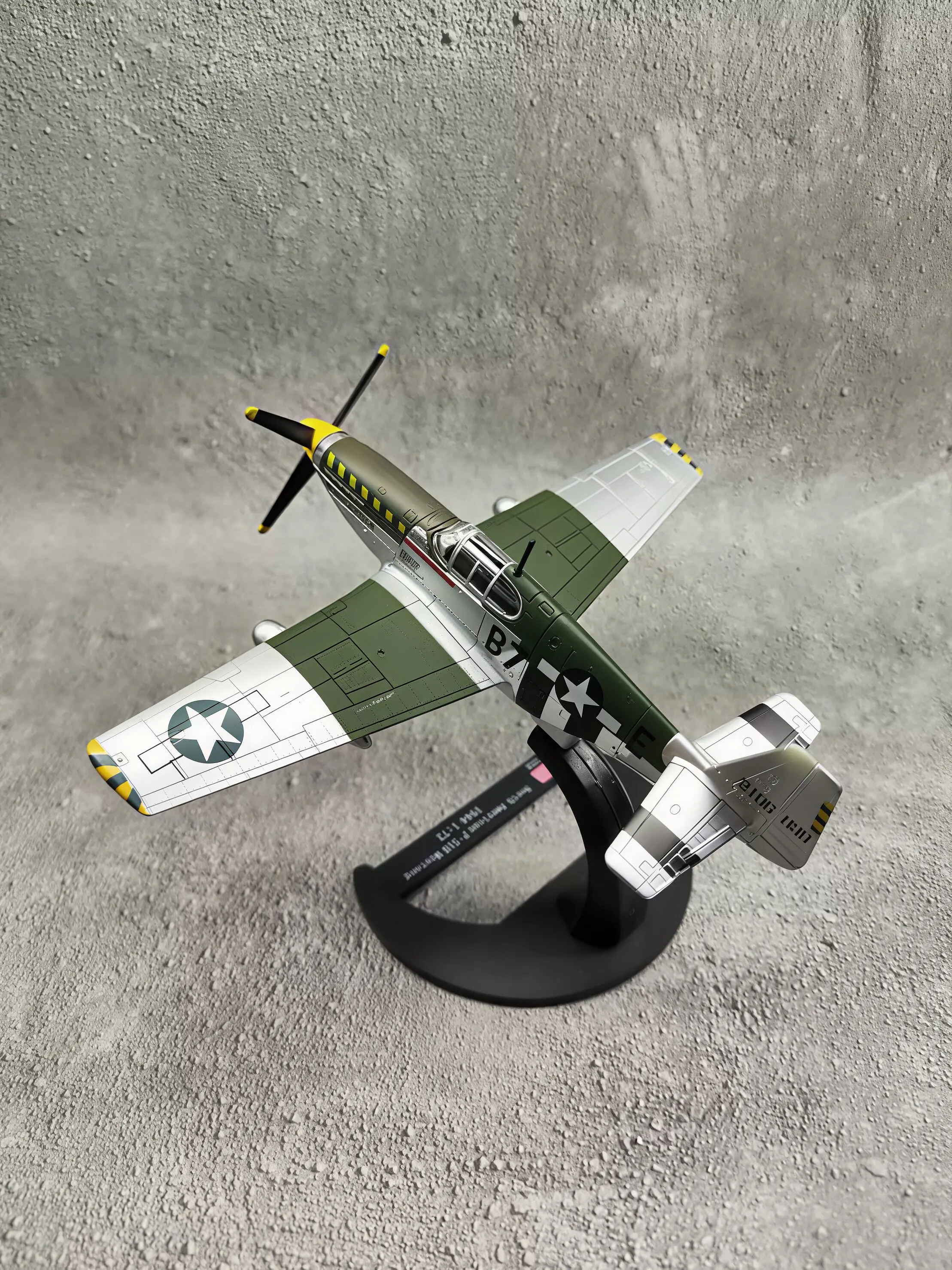 1/72 Scale Aircraft US P-51B Mustang Fighter D-Day Alloy Finished Plane Models Miniatures Airplane For Collections And Displays