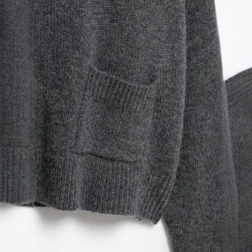 

Women's V-neck Long Sleeve Sweater Fashion Simple Joker Design Spring Clothing Wholesale Europe & US Supply