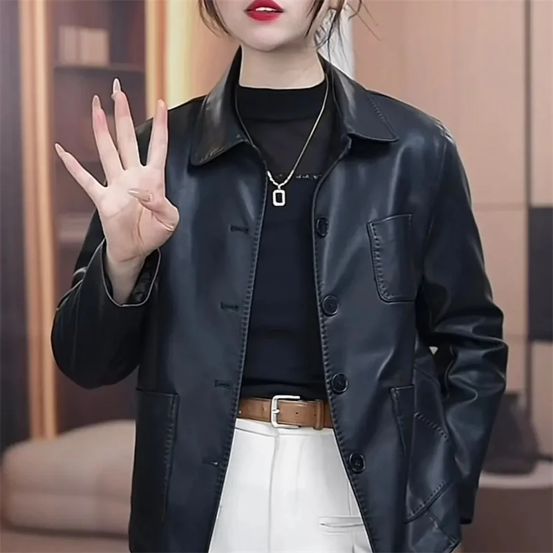 المرأة الكورية حجم كبير 4XL معطف جلد 2025 المؤنث التلبيب فو سترة جلدية الخريف الشتاء السيدات موضة بولي Leather الجلود أبلى