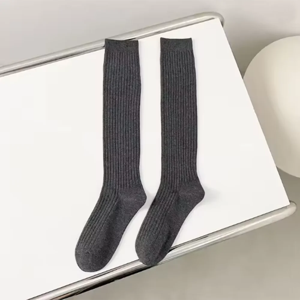 Neue Damenstrümpfe, Frühjahrstrends, lässiger, preppy-Stil, knielange Socken, hochwertige Baumwolle, einfarbig, lange Socken, bequem. – Detail 6