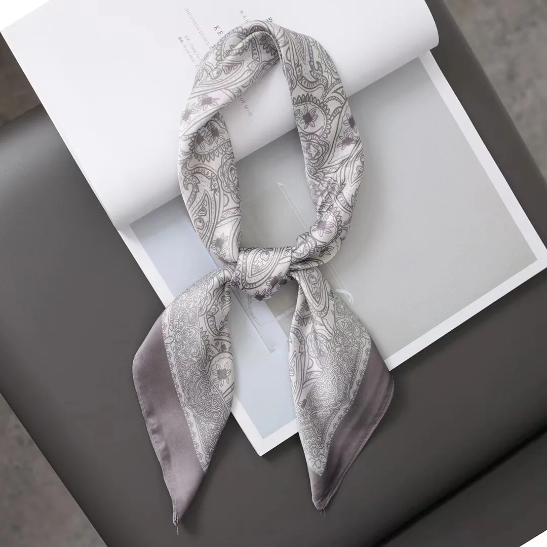 70 cm Haar-Print-Seidenschal mit kühlendem Gefühl für Damen, modische Halstüte, Handtaschen-Foulard, Handgelenktuch, Schal, Wickeltuch, Hijab, Damenaccessoire – Detail 1