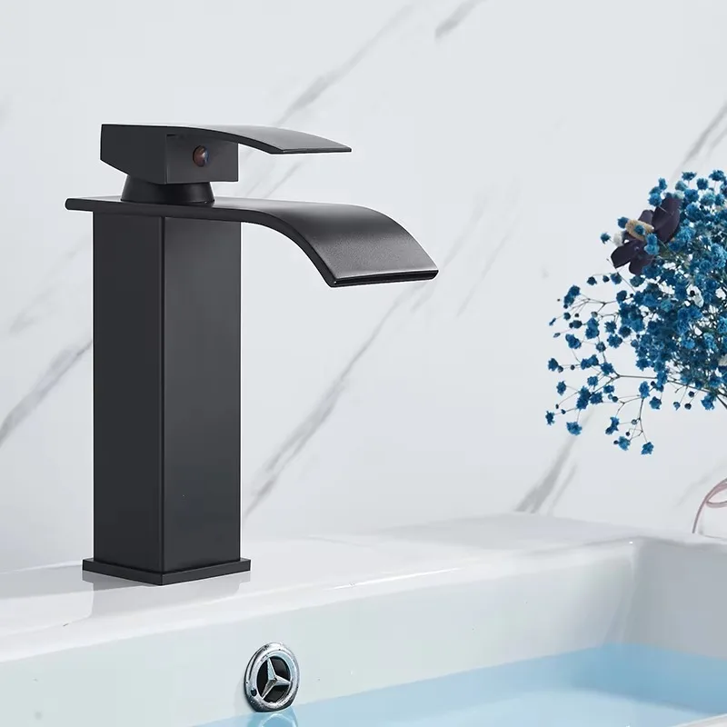 

Элегантный смеситель для раковины с водопадом — однорычажный смеситель для раковины в ванной комнате с квадратным изливом — латунь и серебряная отделка