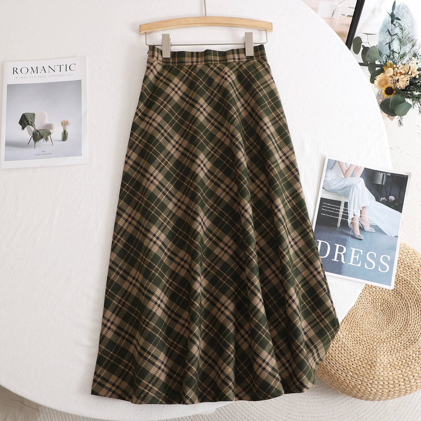 French Retro Plaid Green A-line Skirt Women's Elegant Harajuku Preppy High-waist Fitted Mid-length Flared Umbrella Skirt Autumn