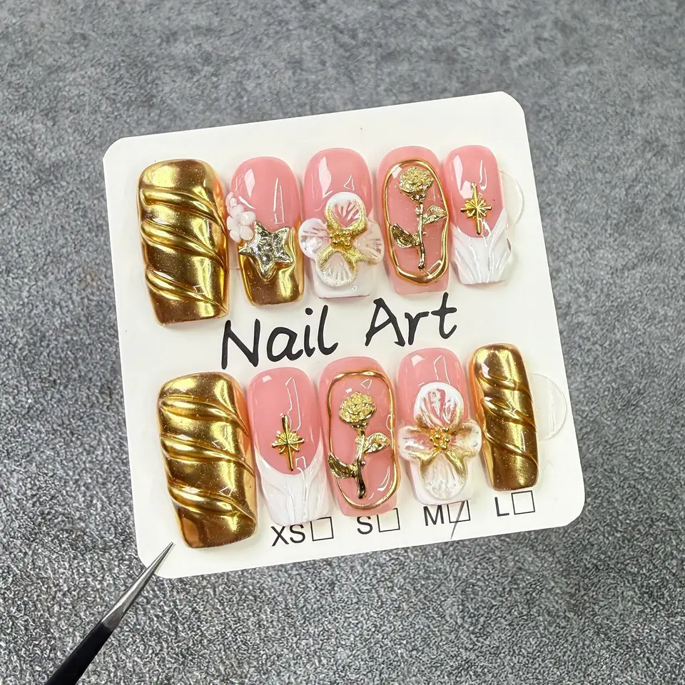 10 piezas de set de uñas postizas retro, nude y marrón con degradado, cuadradas, con cadena, estilo francés, con rayas 4