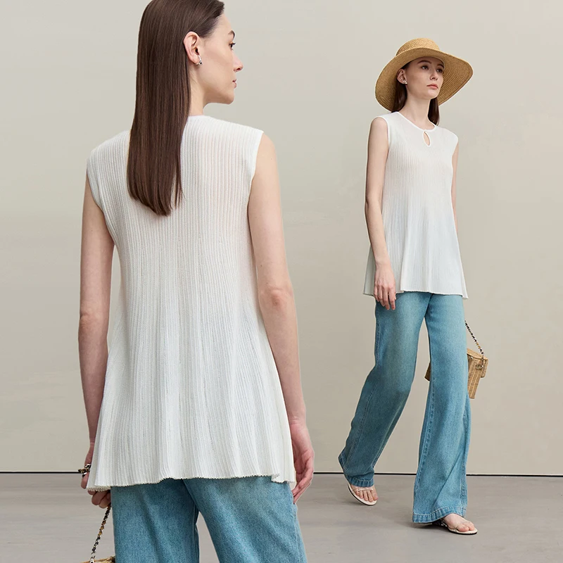 Amii Women's Top 2026 Autumn New French Holiday Round Neck Droplet Cutout Tank A-Line Saint Sleeveless Vest For Women 12641042