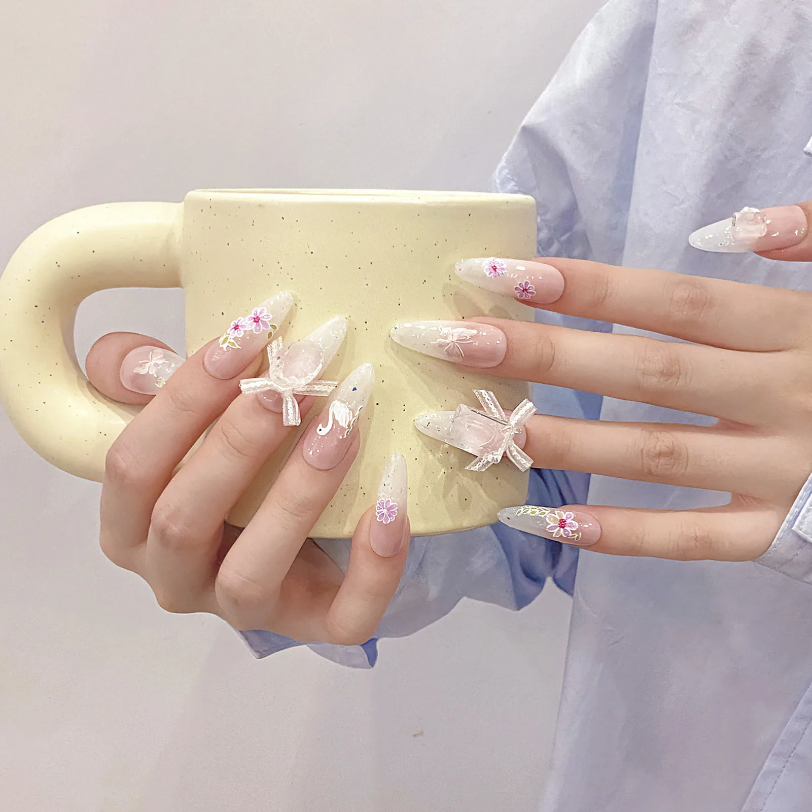 Uñas postizas hechas a mano con diamantes de imitación, decoración de flores, mariposa Aurora, 10 piezas, forma de almendra