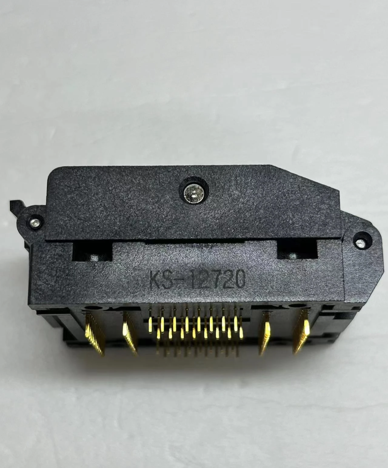 

IC51-819KS-12720 Пакет QFP-80-0.8 Оригинальный импортный тест на старение