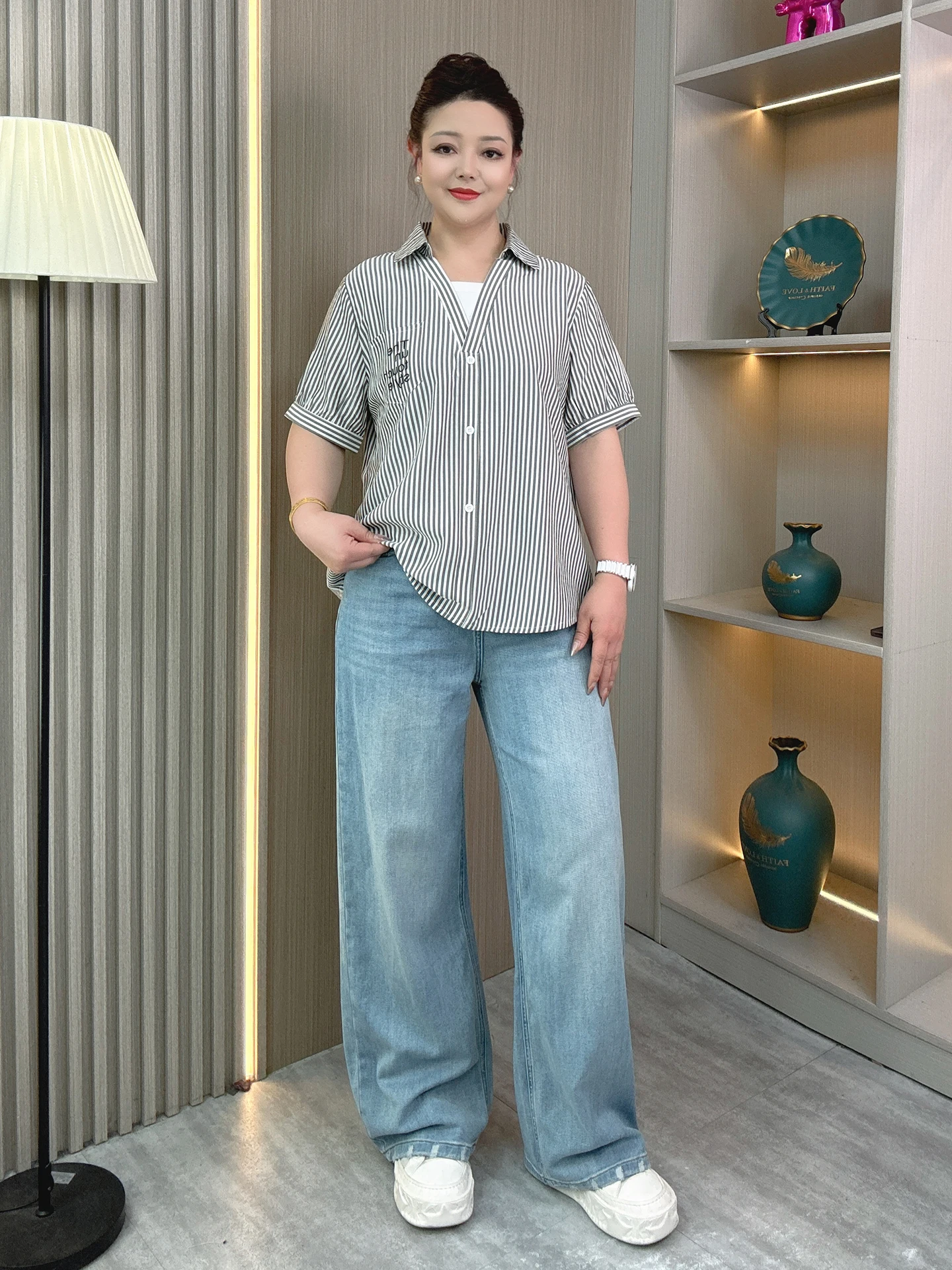 

Summer 2026 Casual Striped Short Sleeve Shirt Women's plus Size Slimming Top Fashionable Fake Two-Piece Breathable Skin-Friendly