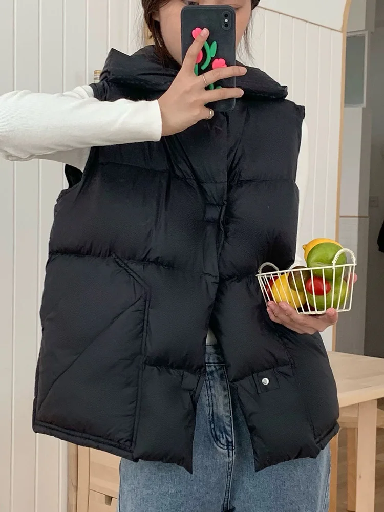 2025 Winter New Solid Down Vest Women Ultra Light Puff Thickened Fashion Hooded Design Sense White Duck Down Breadms Vest