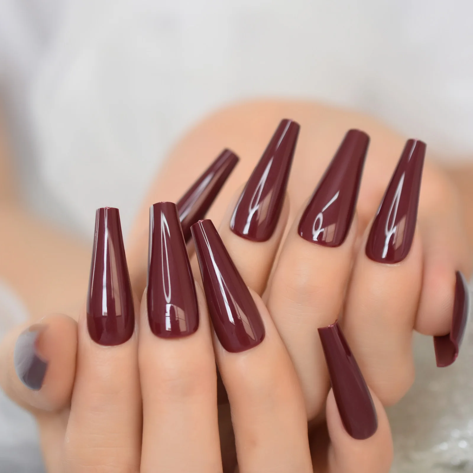 24szt Ballerina Fake Nails Burgundy Wine Red Pure Color Long Coffin Glossy Press on Nail False Tips Manicure dla kobiet i dziewcząt