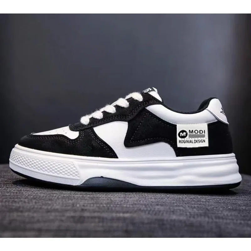 Women Black White Color Block Sneakers 2026 Spring Casual Skate Shoes All-mat Student White Board Shoes