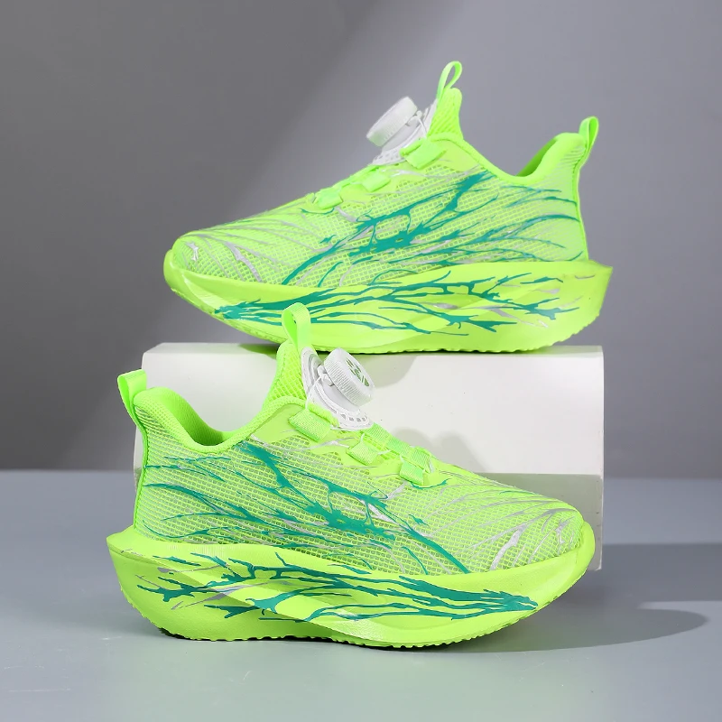 

A pair of children's four-season mesh running shoes, soft-bottom shock-absorbing casual shoes, sizes 30-38，BD-2833