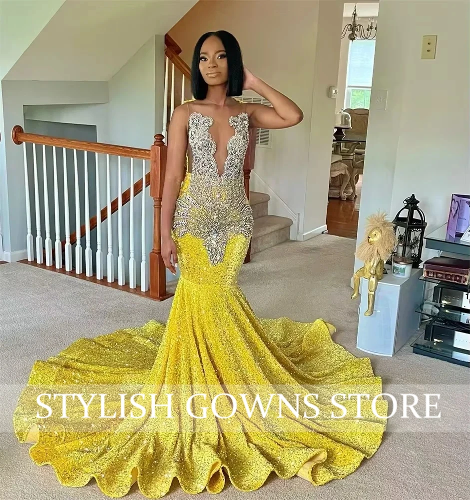 คริสตัลสีเงินระยิบระยับ ชุดราตรียาวประดับเพชร ชุดราตรีประดับเลื่อม ชุดคริสต์มาส ชุดเพื่อนเจ้าสาว 2026 ปรับแต่งได้