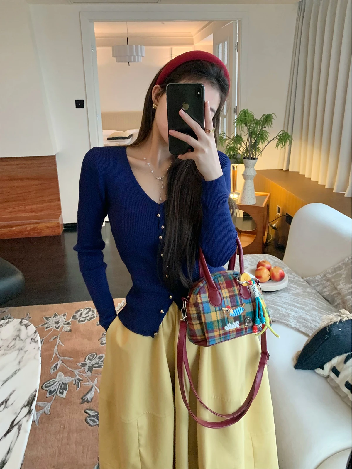 

Синий вязаный кардиган с V-образным вырезом, женский базовый слой, на одной пуговице, универсальный, стройнящий, осень 2025, новинка, модный тренд Y...