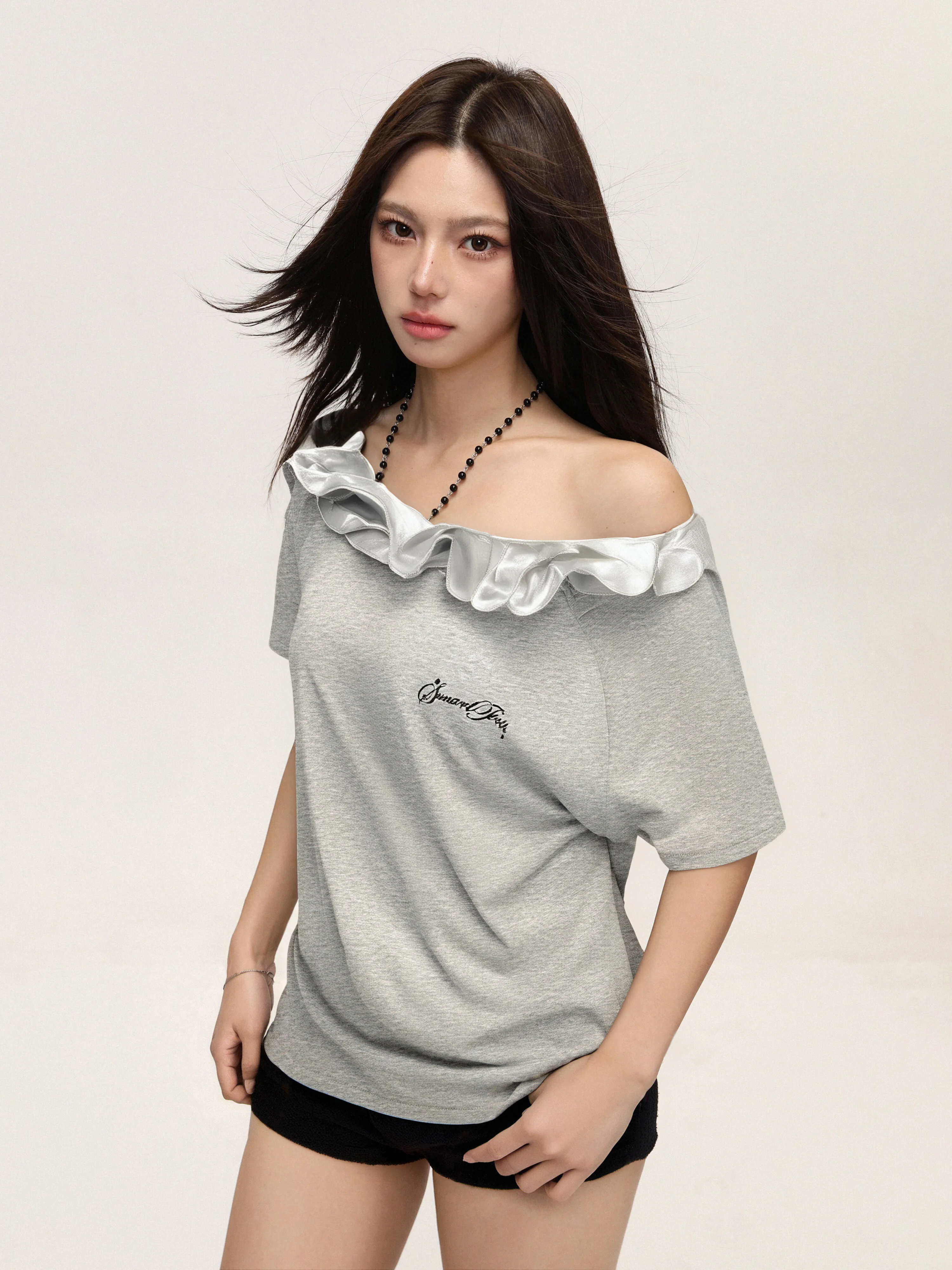 

Women's Grey Graffiti Print T-shirt Harajuku Korean Y2k Tee Top Vintage 90s Aesthetic Short Sleeve T-shirt 2000s Clothes Summer