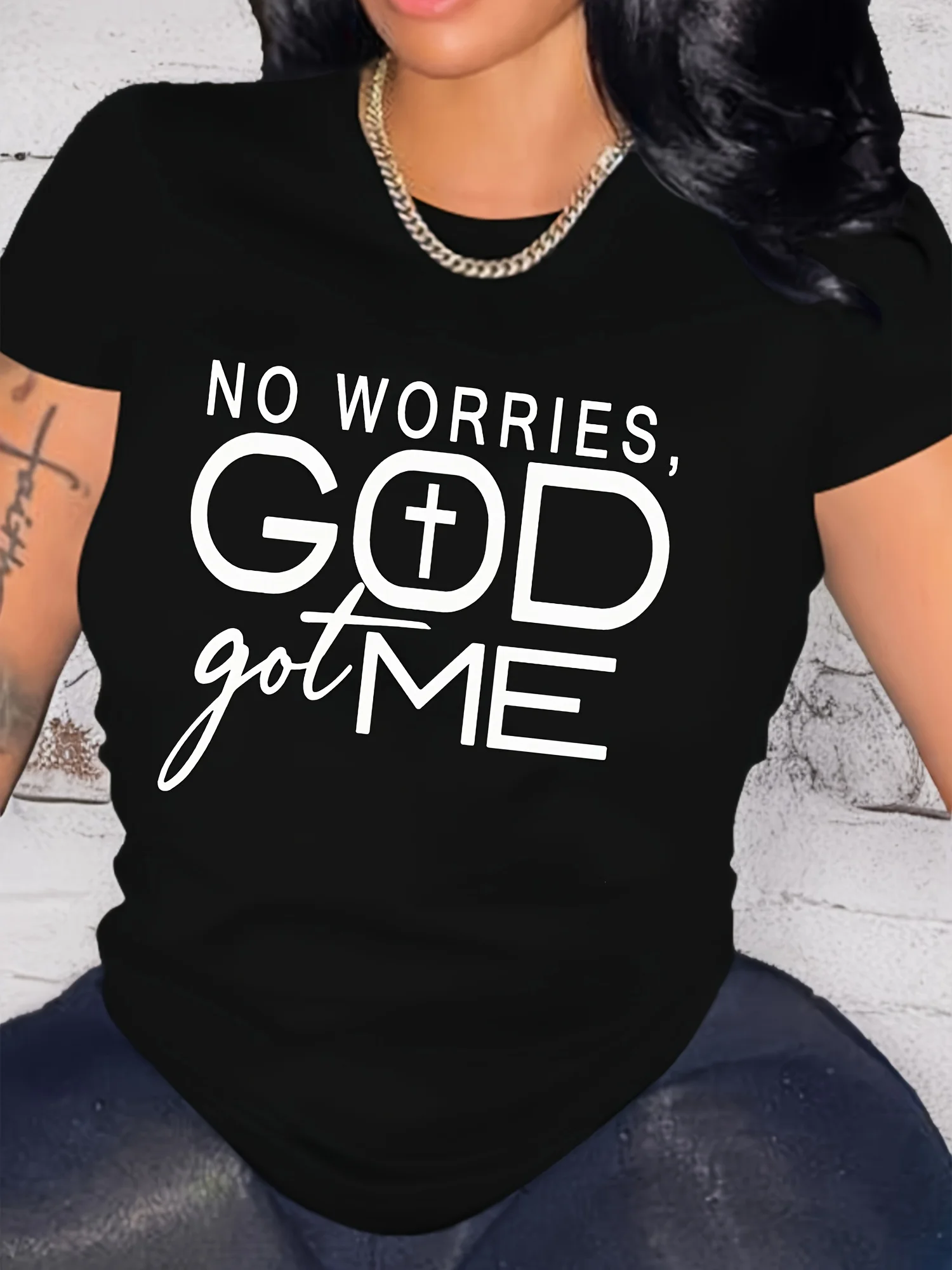 

Women's "NO WORRIES, GOD GOT ME" Casual Short Sleeve T-Shirt - Black with White Lettering, Christian Cross Design