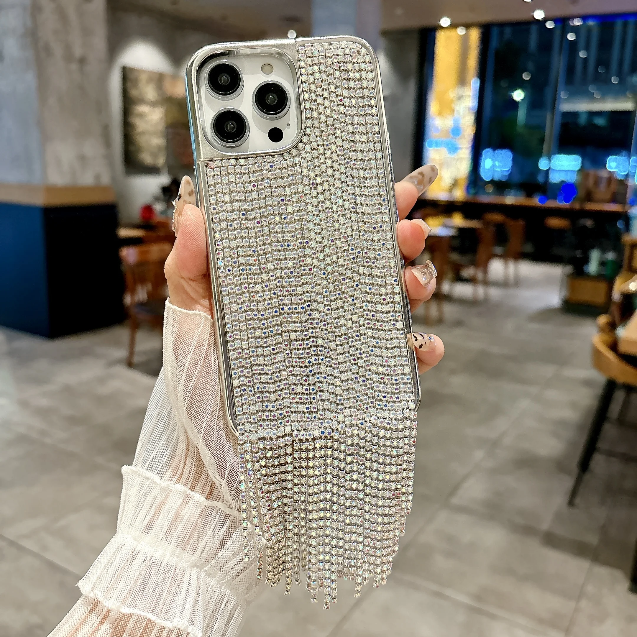 Luxus-Marken-Handyhülle mit Quasten, Glitzer und Pailletten für iPhone 17Air 16 15 14 11 12 13 Plus Pro Max MiNi Rückseite Schutzhülle – Detail 4