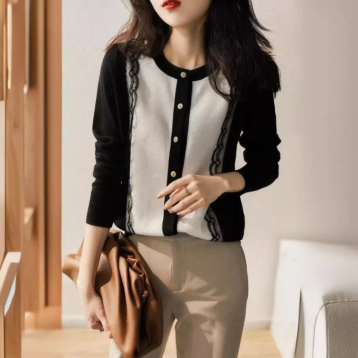 JIAYAN الملابس النسائية 2025 ربيع جديد سترة النسخة الكورية بلوزات بأكمام طويلة رقيقة الدانتيل الربط طاقم الرقبة سترة مشغولة من الصوف