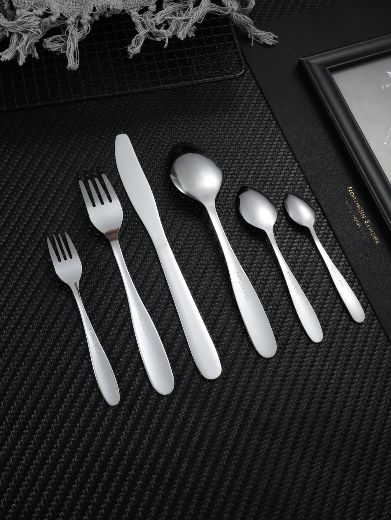 4/5/6/16/24Pcs Western Stainless Steel Cutlery Set Steak Forks Dessert Spoons Fruit Forks Kitchen Dinnerware Banquet Restaurant