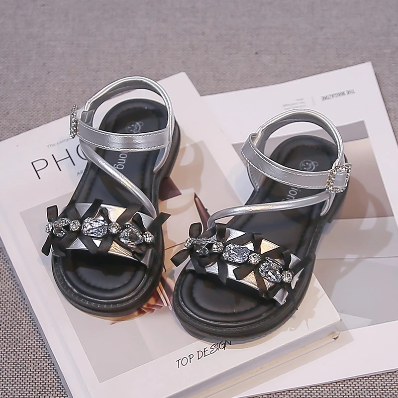 Kids Beach Shoes Open Toes Shiny Crystal Girls Sandals Soft Non-slip 2026 Summer New Children Princess Shoes Trendy Versatile