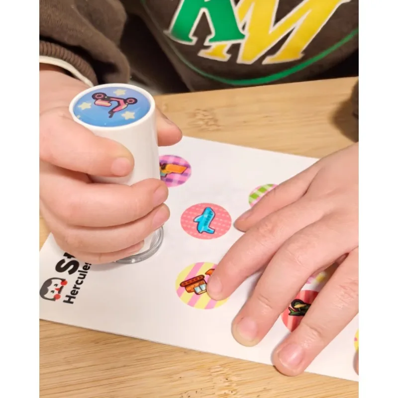 

Детские наклейки для раннего образования, круглая наклейка с печатью, набор волшебных наклеек с героями мультфильмов для детей, классические игрушки