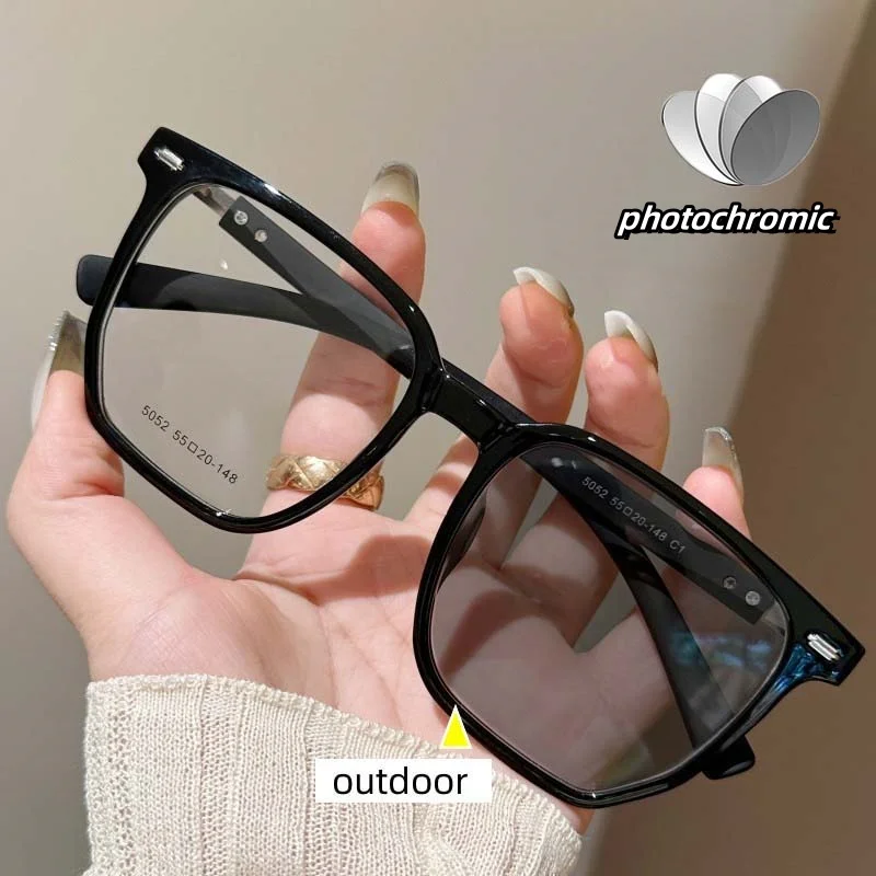 

Photo Sensitive Color Changing Anti Blue Light Large Frame Flat Lens Polygonal Eyeglass Photochromic Myopia Glasses for Women