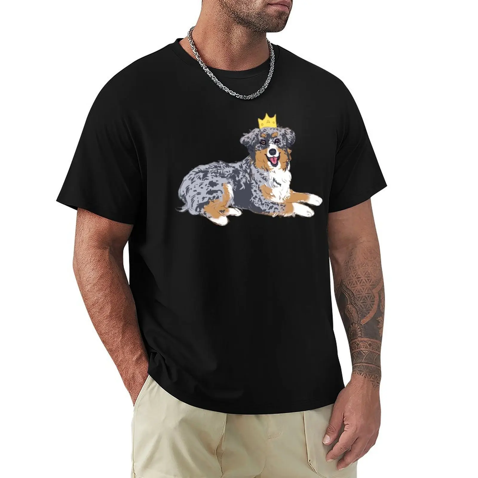 Retrato de Pastor Australiano Blue Merle com coroa / Camiseta de Pastor Australiano Blue Merle, camiseta casual relaxada de manga curta