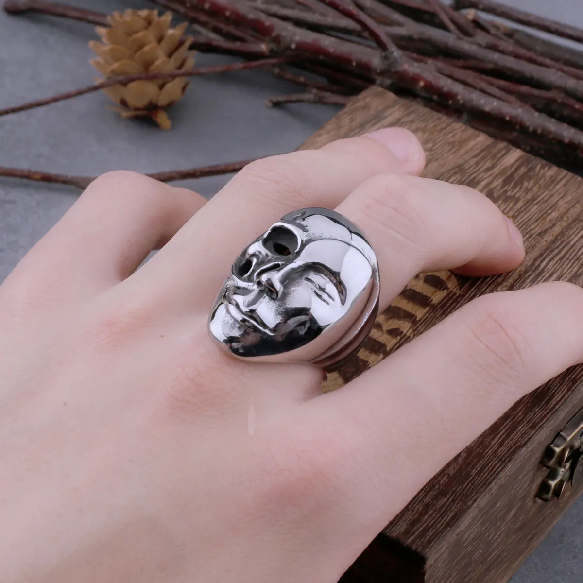 Gothic Half Skull Face Half Face Mask Ring Men's Fashion Retro Biker Street Hip Hop Style Ring Simple Jewelry Wooden Box Gift