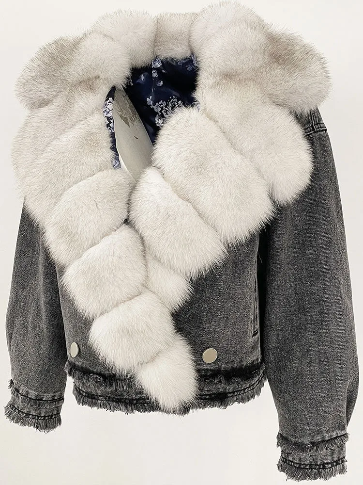 سترة ZMEENNA من قماش الدنيم الرمادي المتعثر للنساء مع ياقة من الفرو الفضي الفاخر ملابس خارجية شتوية أنيقة ودافئة ZM3400