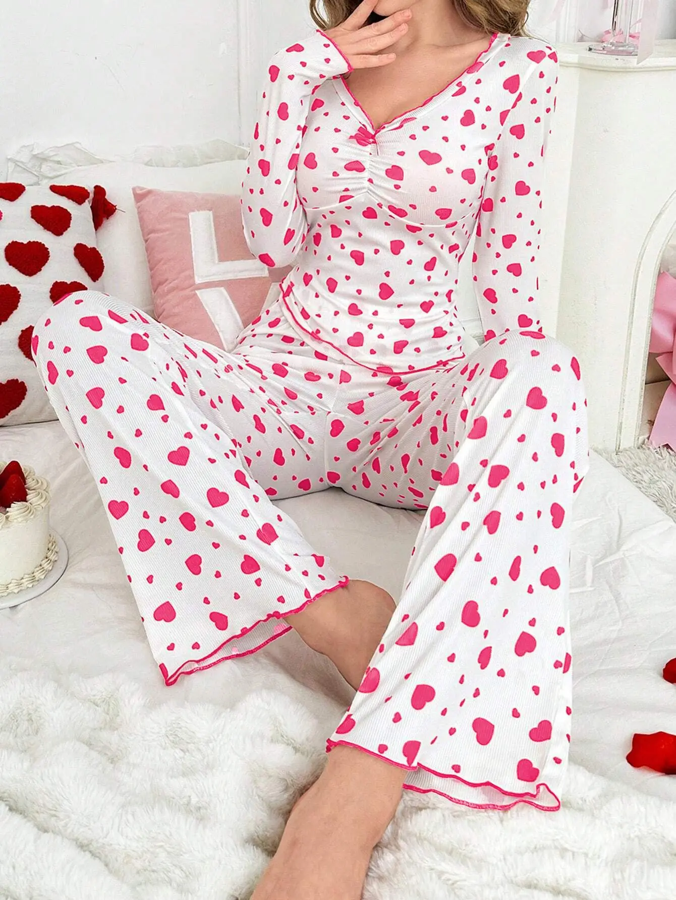 

Autumn Winter Pajamas Set Women Sleepwear Long Sleeve V-neck Heart Print Tops and Trousers Homewear Loose Loungewear