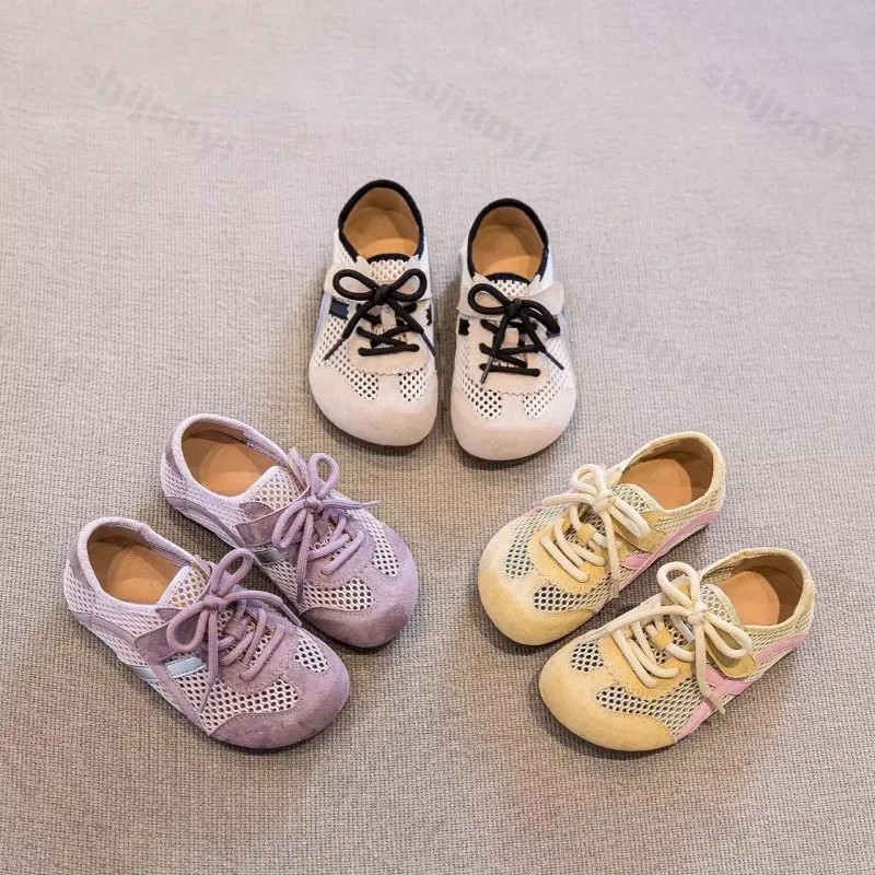 

Повседневная обувь на плоской подошве для девочек, дышащая сетка, весна 2024, новые детские удобные универсальные модные трендовые спортивные кроссовки с одной сеткой