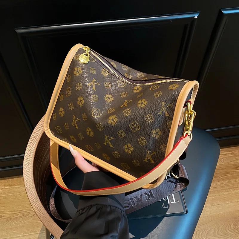 

2025 Niche Monogram Square Bag, Chic Underarm Purse for Women, Casual Crossbody Tote, Versatile Minimalist Shoulder Bag​