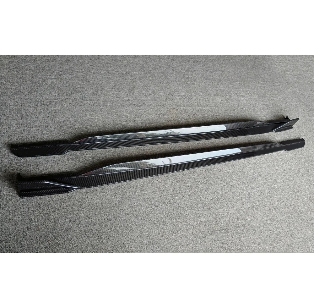 Hot Selling Aul Style Dry Carbon Fiber Side Skirt with Skirt Edge Turbulence Suitable for Audi RS6/RS7