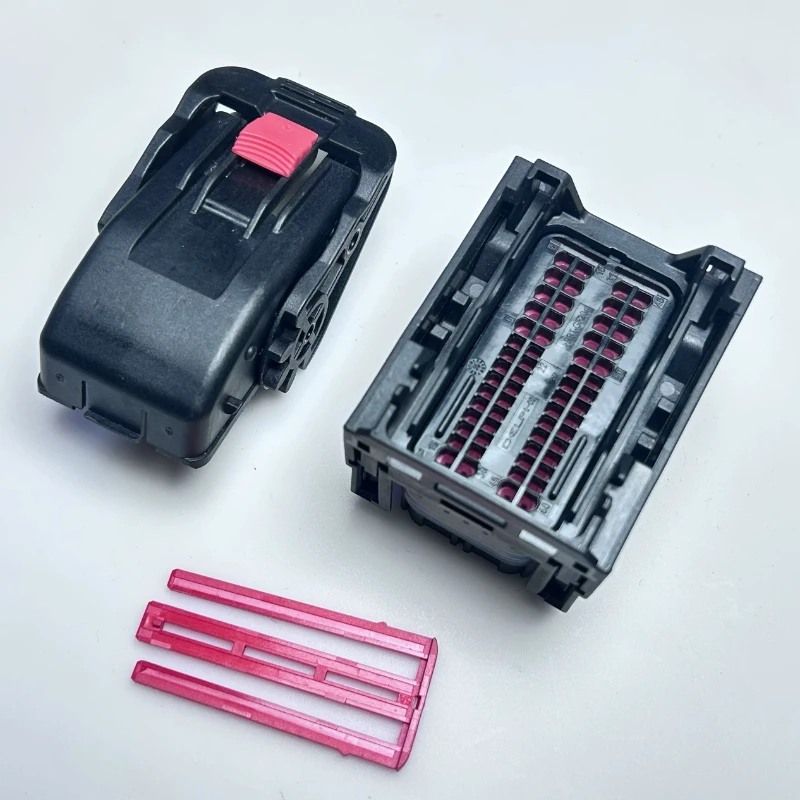 13935564 Original 60 Hole, Connector, Plug Shell Sheath 13955046 13935592