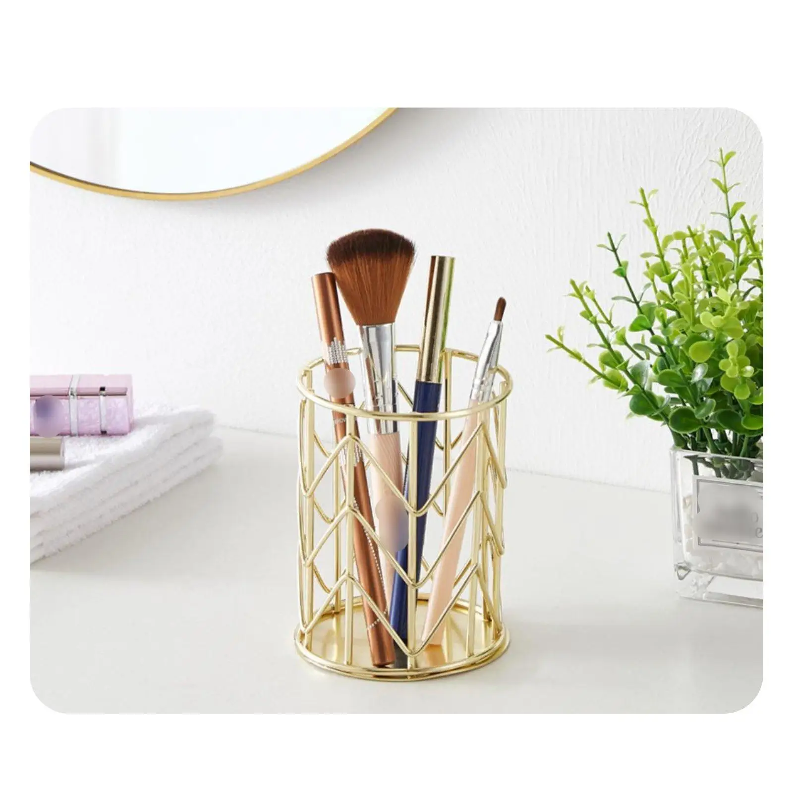 Wrought Iron Pen Holder Geometric Pencil Holder Stylish Desk Organizer for Makeup Brushes and Stationery