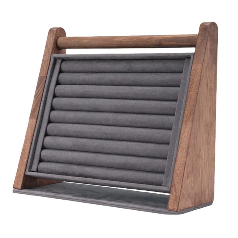 

Серьги для презентации современных ювелирных изделий.