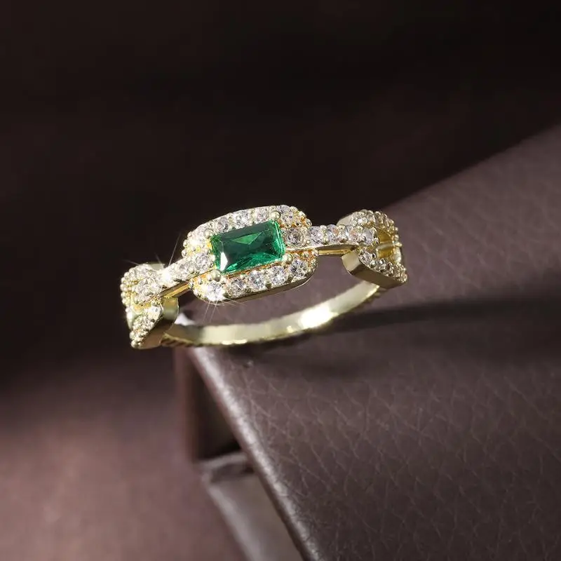 Uilz Geometry Luxury Green Zirconia Chain Design Ring Women Dating Sweet gift Jewelry complement 2023 New