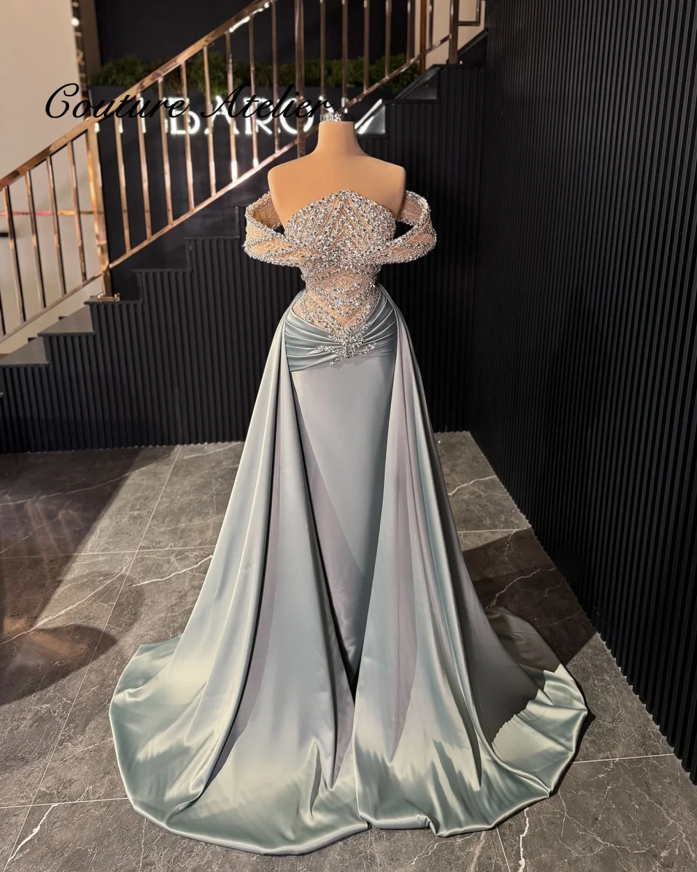 

Long Train Satin Prom Dresses Stunning Crystals Overskirt Party Reception Gowns Arabic Engagement Evening Dress 2025 Customized