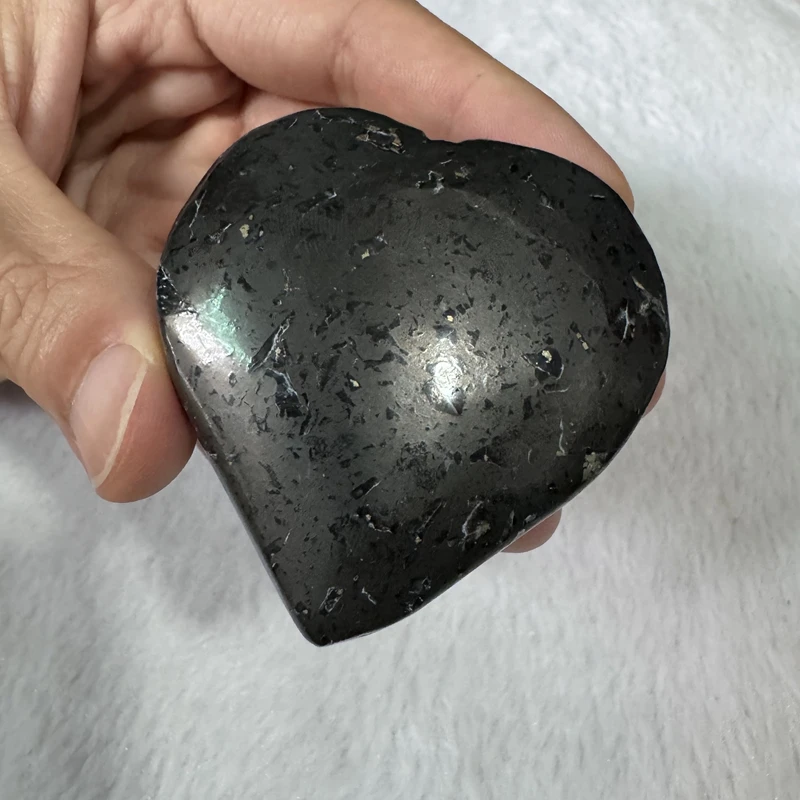 

Wholesale 1pcs 100% Natural Shungite Heart Palm Stone 55mm+ Real Shungite Stone High Carbon Rates,EMF 5G Protection