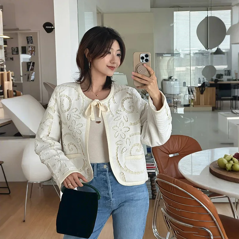 

Женская легкая роскошная ретро-рубашка SAVI из смесового хлопка и льна с вышивкой, круглым вырезом, поясом на завязках и ажурным узором, белая...