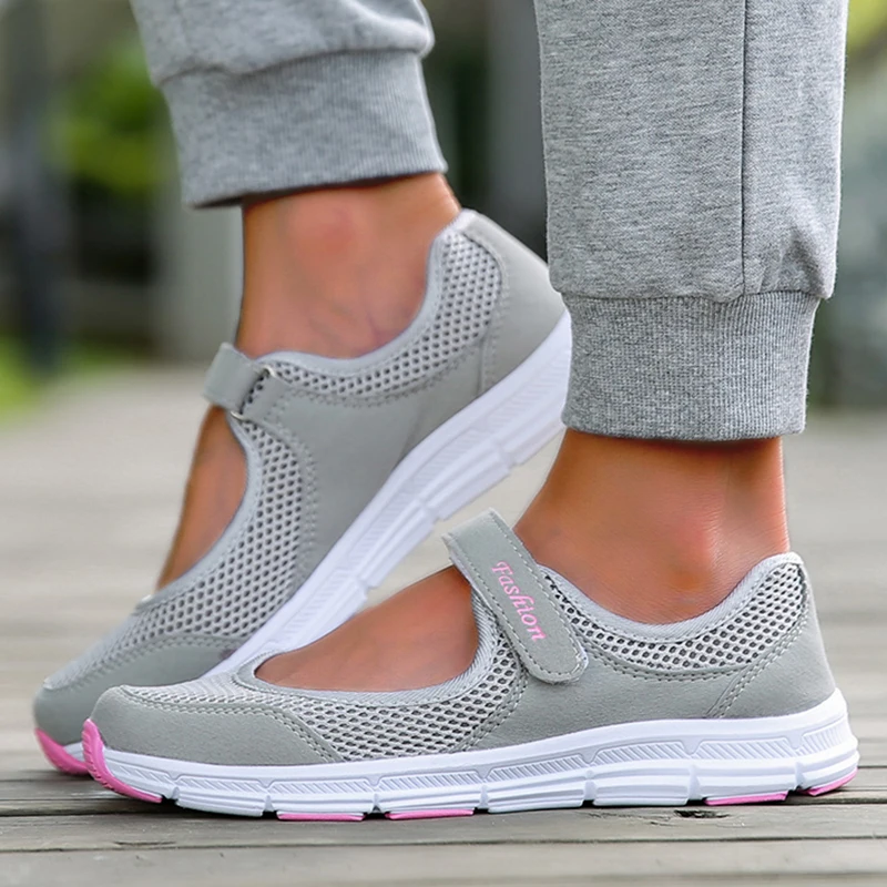 Women Sneakers 2024 New Fashion Women Soft Flat Women Sneakers Slip On Women's Sports Shoes Running Ladies Vulcanize Shoes