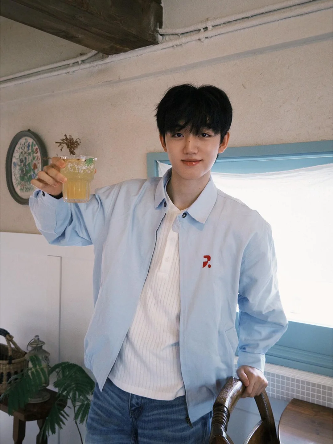 

Светло-голубая мужская куртка с вышивкой, уличная одежда в американском стиле Cleanfit для осеннего сезона