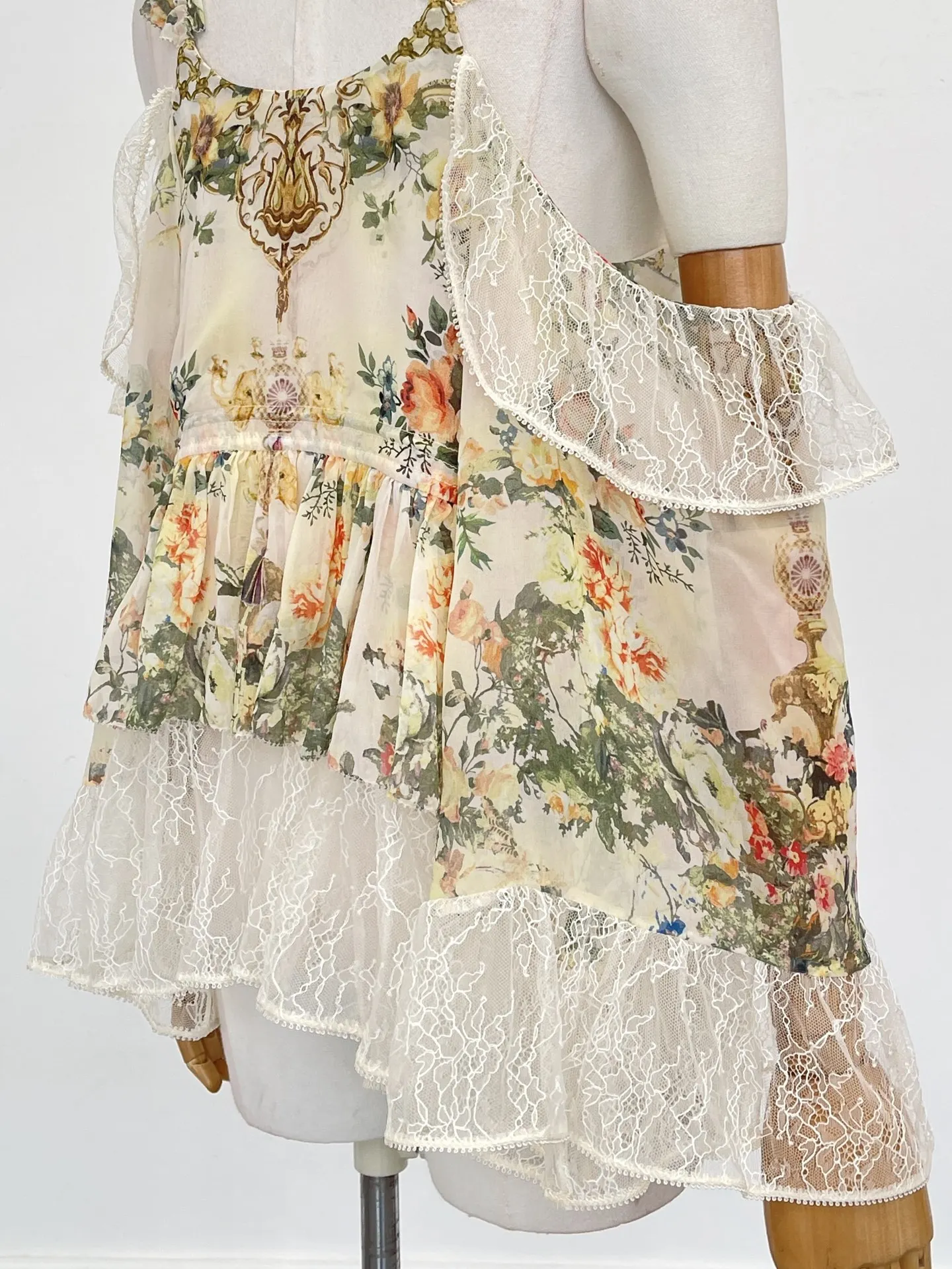 

Tops 2025 New Design Green Beige Floral Print Sleeveless Blouse High Quality As Picutre