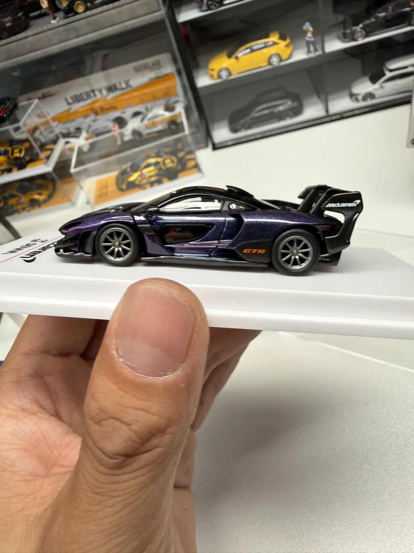 modellino-auto-in-lega-diecast-cm-scala-1-64-mclaren-senna-edizione-limitata
